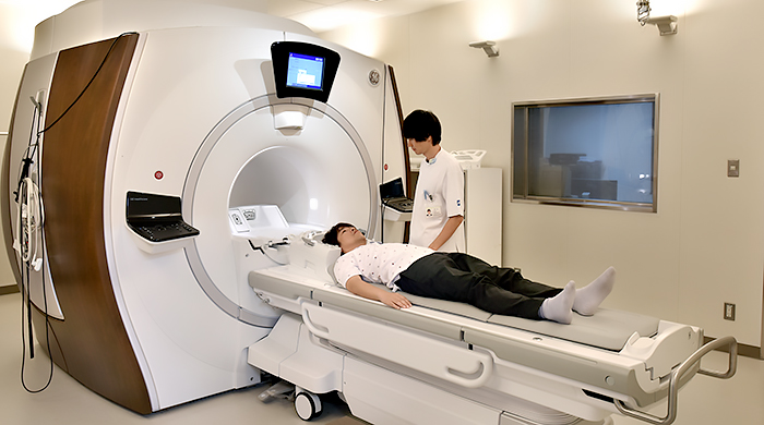 MRI撮影装置：GE社製 DiscoveryMR750W
